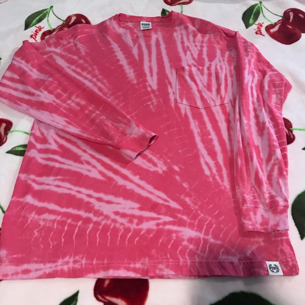 Vs pink tee